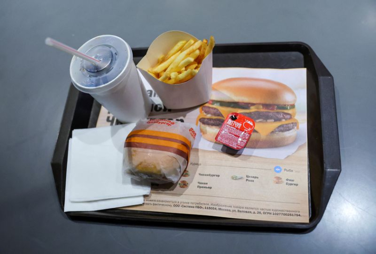 LE SUCCESSEUR DE MCDONALD'S EN RUSSIE ASPIRE AU SUCCÈS MALGRÉ LES DÉFIS