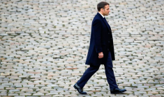 MACRON "TRÈS CHOQUÉ" PAR LA VIDÉO DU PRODUCTEUR FRAPPÉ PAR DES POLICIERS