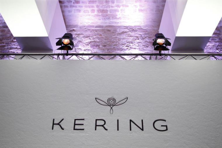 KERING VEUT DAVANTAGE CONTRÔLER SES VENTES EN LIGNE