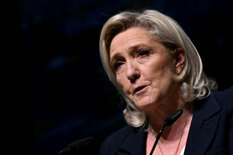Marine Le Pen, présidente du groupe parlementaire du RN, le 16 janvier 2026 à Marseille ( AFP / Miguel MEDINA )