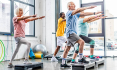 L'activité physique adaptée (APA) à la retraite / iStock.com - LightFieldStudios