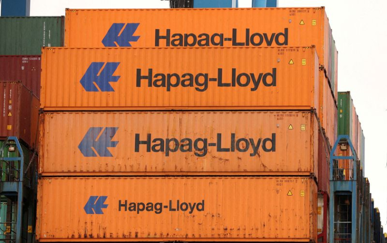 Des conteneurs sur un navire Hapag-Lloyd à Hambourg