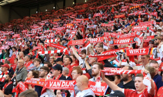 Les supporters de Liverpool dénoncent la cupidité de leur direction