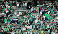 La technique du Celta pour contrer les chants nazis de certains fans du Betis