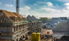 Le marché de l'immobilier neuf poursuit sa chute-iStock-Lichtwolke