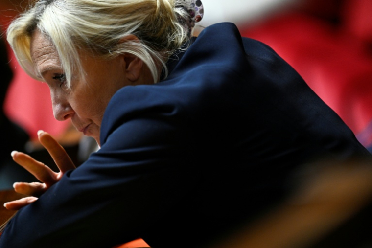 La président du groupe Rassemblement national Marine Le Pen lors d'une séance de questions au gouvernement à l'Assemblée nationale à Paris le 20 mai 2026 ( AFP / JULIEN DE ROSA )