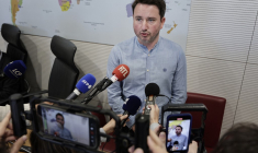 Gabriel Zucman à Paris, le 1er octobre 2025. ( AFP / STEPHANE DE SAKUTIN )