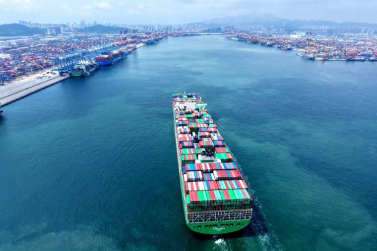 La Chine a enregistré en 2025 un excédent commercial record de près de 1.200 milliards de dollars malgré le recul marqué de ses échanges avec les Etats-Unis ( AFP / STR )