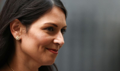 MIGRANT: LONDRES FERA LE NÉCESSAIRE POUR SÉCURISER LES CÔTES FRANÇAISES, DIT PATEL