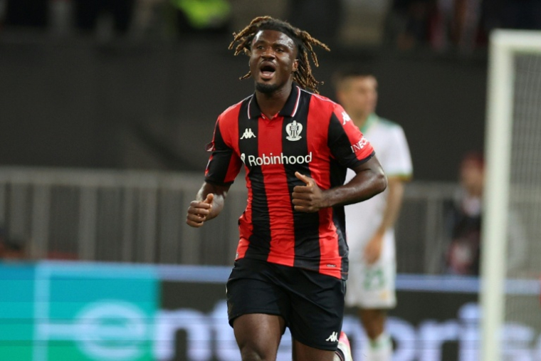 Le joueur de l'OGC Nice Terem Moffi célèbre son but face à l'AS Rome, le 24 septembre 2025 à Nice (Alpes-Maritimes) ( AFP / Valery HACHE )