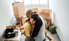 Les organismes fonciers solidaires donnent accès au logement à des personnes en situation de précarité. ( crédit photo : GettyImages )