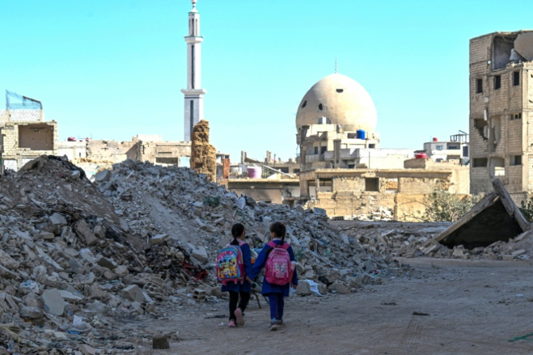 Dans les ruines de Daraya, près de Damas, la vie a repris. Le 29 octobre 2025 ( AFP / LOUAI BESHARA )