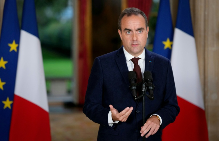 Le Premier ministre Sébastien Lecornu lors d'une allocation concernant la situation dans les lycées, le prix des carburants, la crise agricole et la situation financière de la France, le 7 octobre 2026 à l'hôtel de Matignon, à Paris ( POOL / Dimitar DILKOFF )