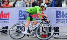 Le Slovène Tadej Pogacar en action