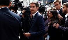 Le Premier ministre Gabriel Attal et la porte-parole du gouvernement français, Prisca Thevenot, à Meudon-la-Foret