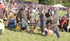 Des passionnés d'Histoire reconstituent la bataille d'Hastings