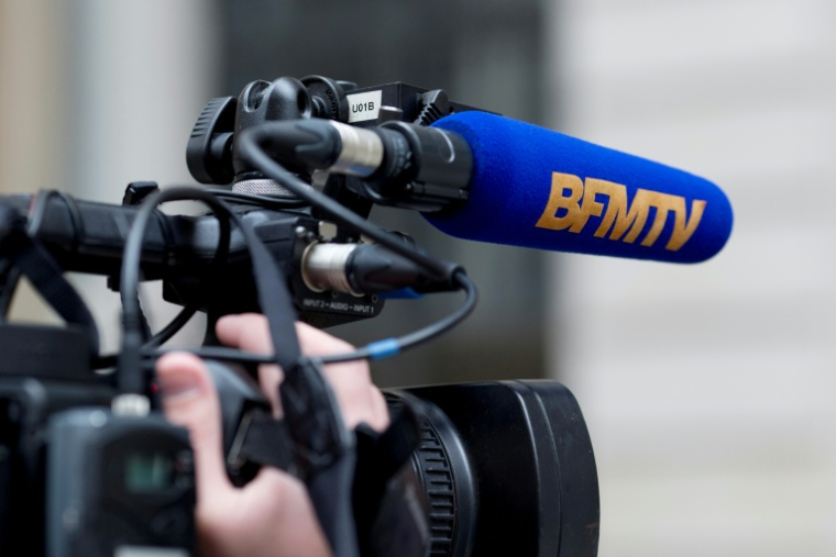 Une caméra de BFMTV à Paris le 3 avril 2015 ( AFP / KENZO TRIBOUILLARD )