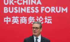 Le Premier ministre britannique Keir Starmer prononce un discours lors du Forum commercial Royaume-Uni-Chine à la Bank of China à Pékin, le 30 janvier 2026 ( POOL / Carl Court )