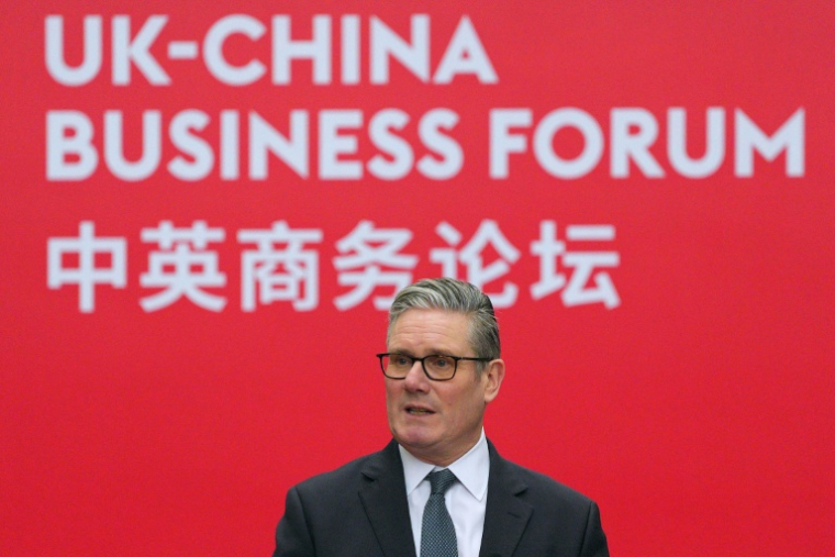 Le Premier ministre britannique Keir Starmer prononce un discours lors du Forum commercial Royaume-Uni-Chine à la Bank of China à Pékin, le 30 janvier 2026 ( POOL / Carl Court )