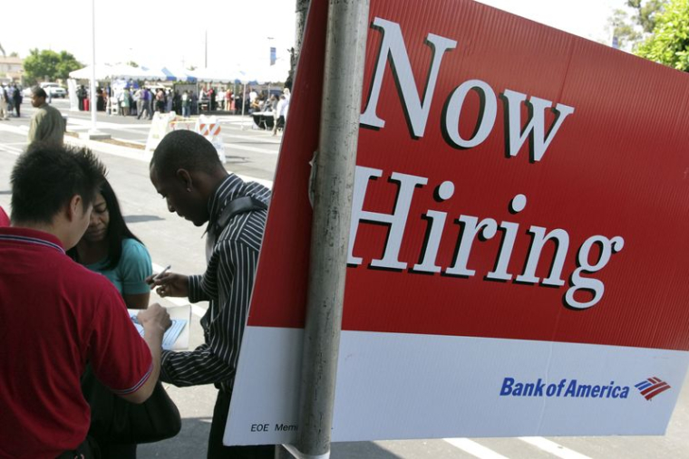 Un stand de la Bank of America au salon de l'emploi de Los Angeles