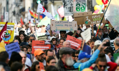 Manifestation pour le climat et la justice sociale à Paris, le 28 septembre 2025 ( AFP / Thomas SAMSON )