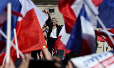 Rassemblement de soutien à la dirigeante d'extrême droite française Marine Le Pen à Paris