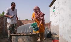 Crise énergétique: faute de gaz, des Indiens cuisinent à la bouse de vache sacrée