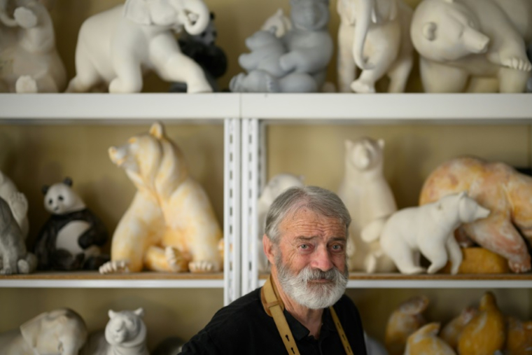 Le sculpteur Michel Bassompierre dans son atelier près de Nantes, le 4 juin 2025 en Loire-Atlantique ( AFP / Loic VENANCE )