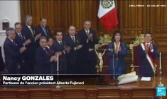 Des Péruviens se rassemblent après l'annonce de la mort de l'ancien président Fujimori