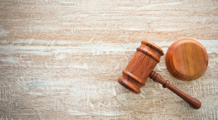 Enchères en ligne : faites de bonnes affaires sans sortir de chez vous (Crédits photo : Shutterstock)