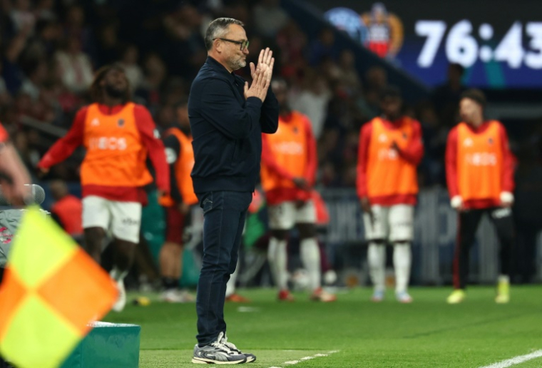 L'entraîneur de Nice Franck Haise lors du match de L1 entre le Paris Saint-Germain et l'OGC Nice au Parc des Princes le 25 avril 2025 à Paris ( AFP / FRANCK FIFE )