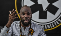 Kemi Seba à Paris, le 26 juin 2020. ( AFP / STEPHANE DE SAKUTIN )