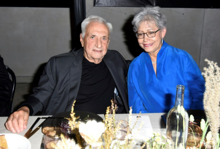 L'architecte américano-canadien Frank Gehry et son épouse, Berta Isabel Aguilera, à Los Angeles, le 19 octobre 2019 ( Getty / Vivien Killilea )