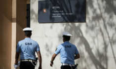 Vue de l'entrée du tribunal de Setubal, au Portugal, le 22 mai 2026 ( AFP / FILIPE AMORIM )