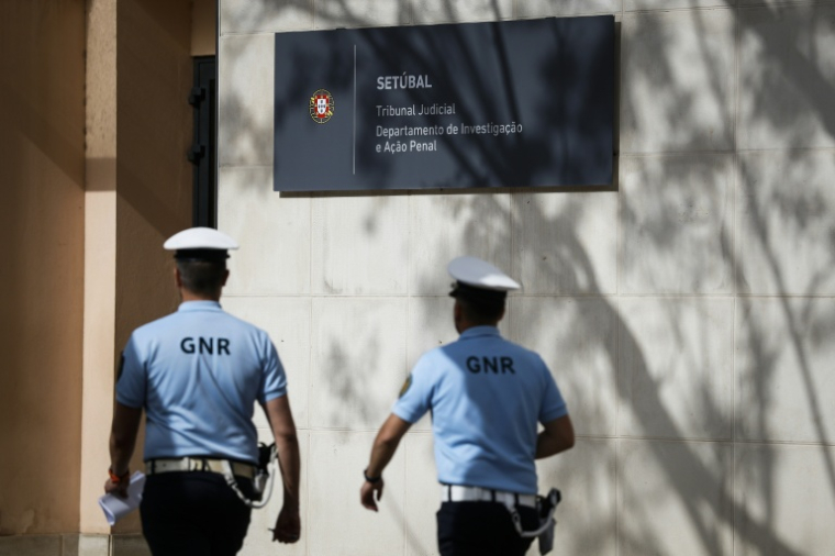 Vue de l'entrée du tribunal de Setubal, au Portugal, le 22 mai 2026 ( AFP / FILIPE AMORIM )