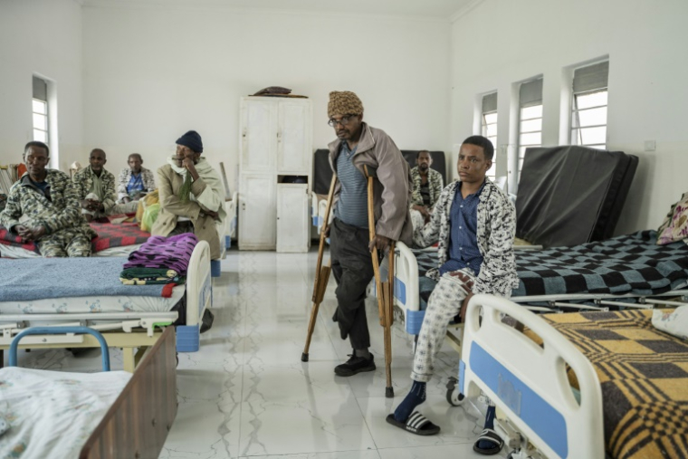 Des patients souffrant de la lèptre dans leur chambre à l'hôpital Alert à Addis Abeba en Ethiopie le 8 avril 2025 ( AFP / Amanuel Sileshi )