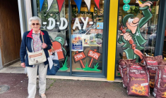 Marie-Thérèse Legallois, 87 ans, avant le 80e anniversaire du débarquement de 1944, à Saint-Lo