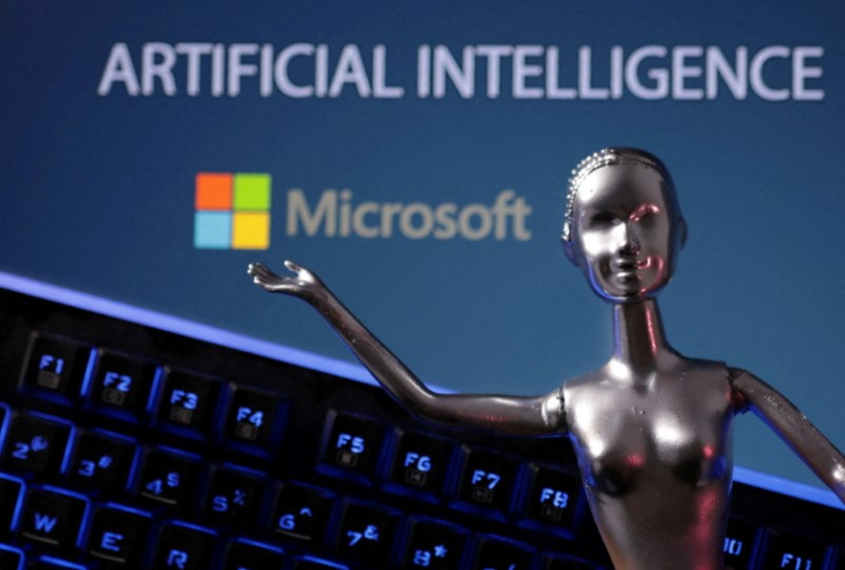 L'illustration montre le logo de Microsoft et les mots « IA » (Intelligence artificielle)