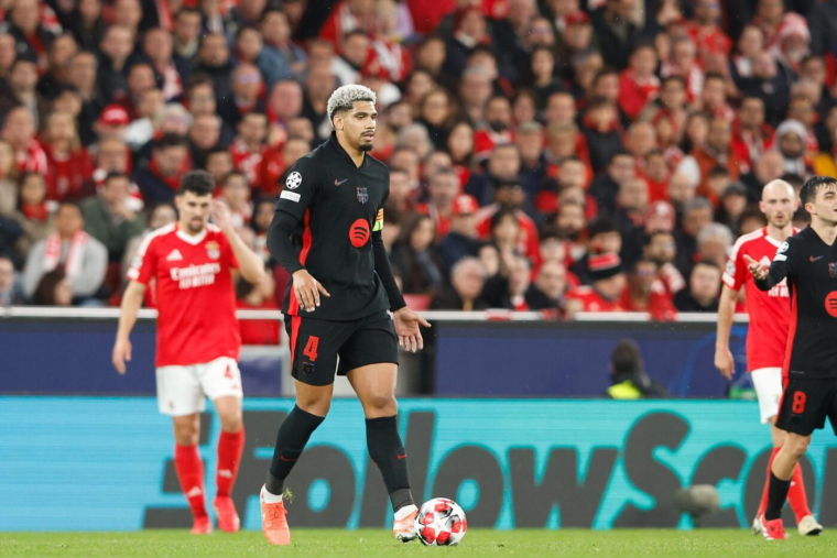 Ronald Araujo prolonge avec le Barça