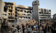 L'hôpital Al Chifa de Gaza, en ruines, après deux semaines d'attaques israéliennes