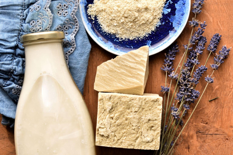 Des ingrédients simples permettent de fabriquer soi-même de nombreux produits de soins et d’entretien efficaces. ( crédit photo : Shutterstock )