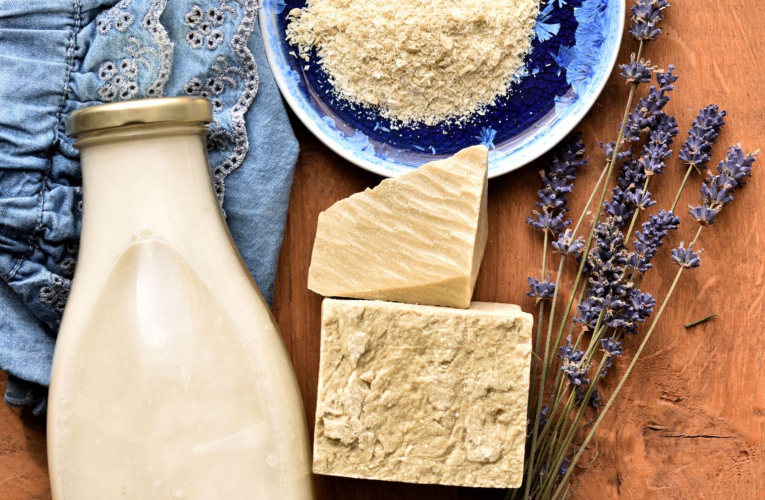 Des ingrédients simples permettent de fabriquer soi-même de nombreux produits de soins et d’entretien efficaces. ( crédit photo : Shutterstock )