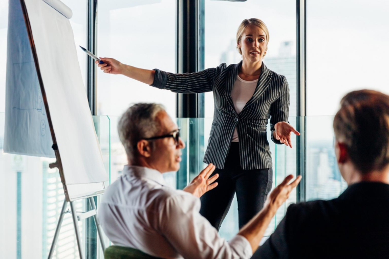 Investir au capital d’une PME est une manière de soutenir le tissu productif français crédit photo : Shutterstock