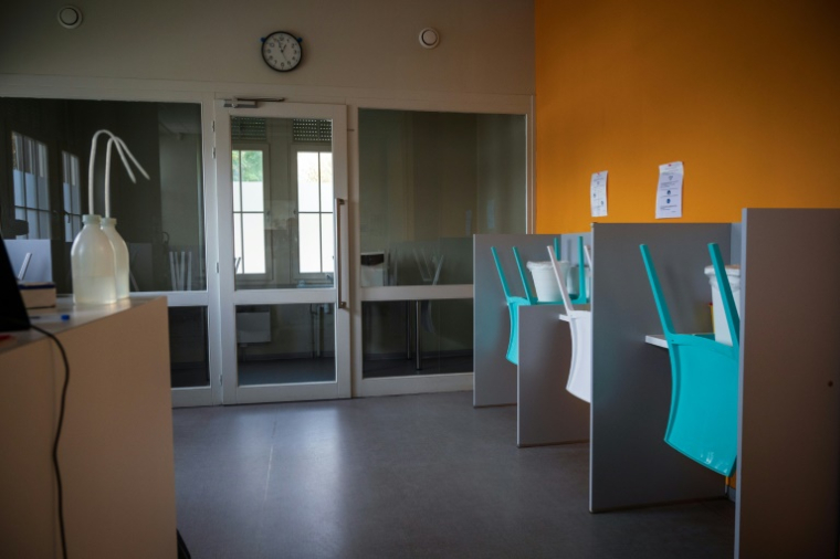 Une "halte soins addictions" (HSA) ou "salle de shoot", à Strasbourg, le 6 octobre 2021 ( AFP / PATRICK HERTZOG )