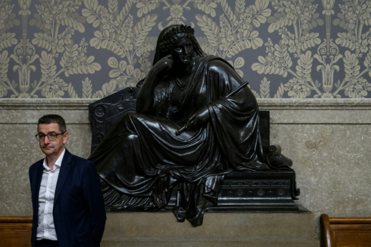 L'ancien maire de Saint-Étienne, Gaël Perdriau, au palais de justice lors de son procès en appel dans l'affaire de chantage à la sextape devant la cour d'appel de Lyon, le 8 juin 2026 ( AFP / JEFF PACHOUD )