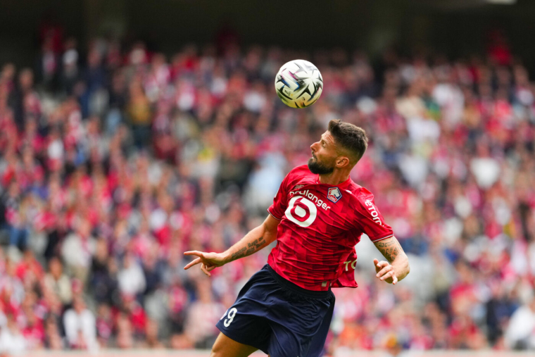 De Ronaldo à Giroud : comment maîtriser l'art du saut dans le foot ?