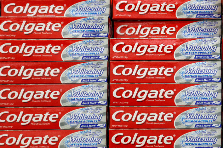 COLGATE-PALMOLIVE DÉPASSE LES PRÉVISIONS AU PREMIER TRIMESTRE