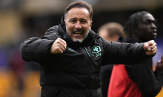 Le coach de Wolverhampton aime fêter les victoire dans les bars avec les fans