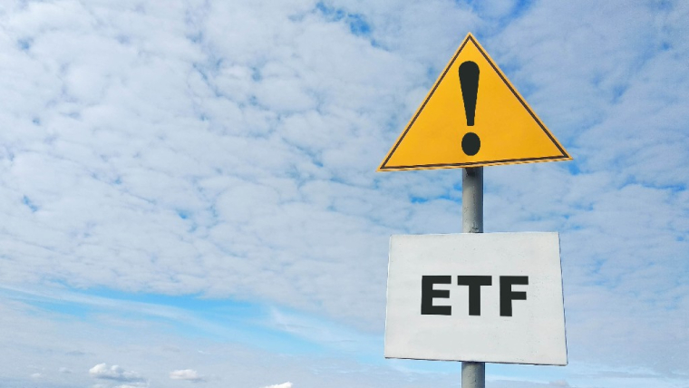 Si les investisseurs passifs comptent sur les gérants actifs pour faire émerger les valeurs fondamentales des sociétés, l'extinction de la gestion active risque de rendre les prix boursiers incohérents, et donc vain leur rôle de signal pour la bonne allocation du capital dans l'économie. (Crédits photo : Adobe Stock)