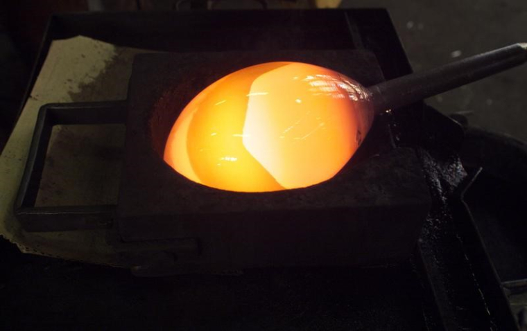 LE CHINOIS FORTUNE FOUNTAIN VA RACHETER LA CRISTALLERIE BACCARAT